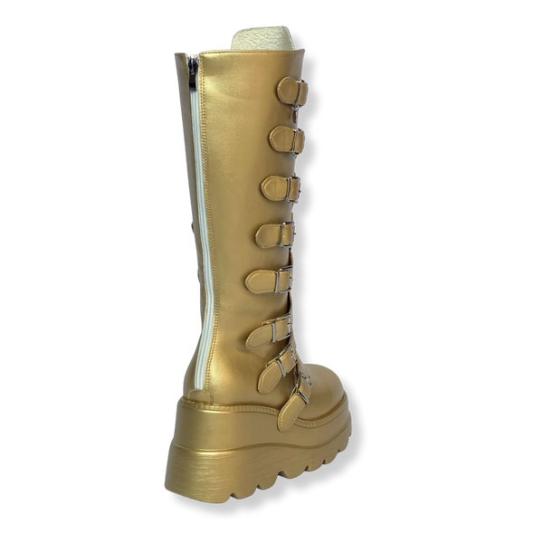 Achterzijde van gouden custom festival boots, stevig ontwerp en luxe afwerking