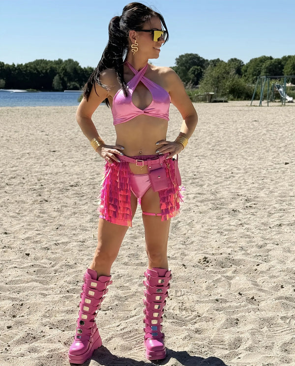 Roze custom festival boots gedragen tijdens festival – TOUTESTBELLE lifestyle look