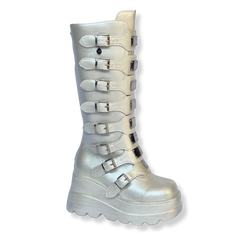 Zilveren custom festival boots met platformzool, met de hand gekleurd door TOUTESTBELLE