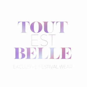 TOUTESTBELLE logo in holografische kleuren - exclusieve festival wear