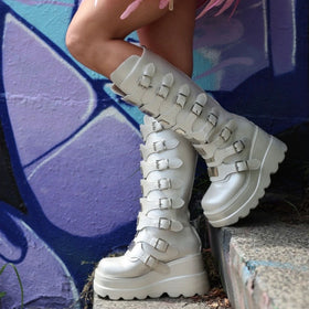 Zilveren statement festival boots voor dames van TOUTESTBELLE